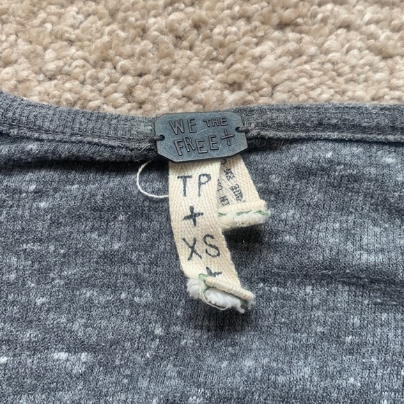 Long sleeve, grey flowy top - Picture 2 of 2